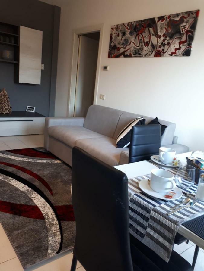 My Home Apartment Mira Exterior photo